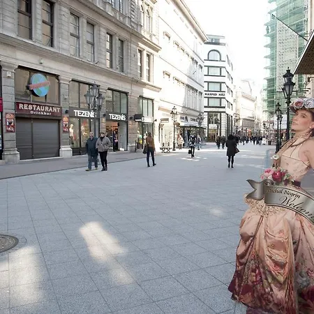 Diana On Vaci Utca Lägenhet Budapest